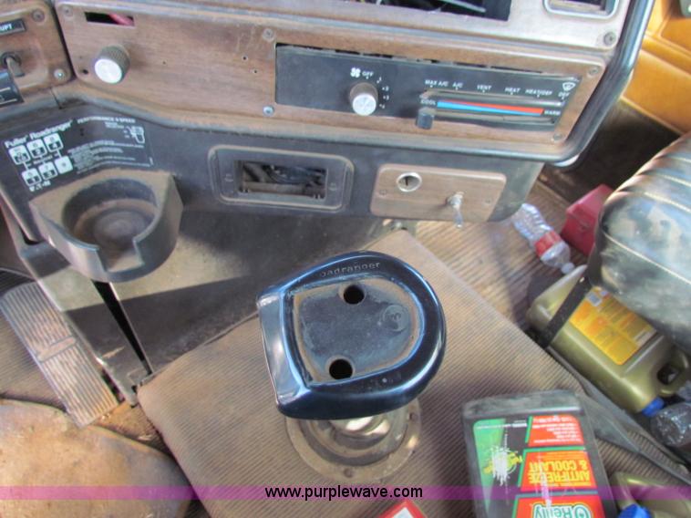 image for item E8088 1989 Freightliner FLD semi truck