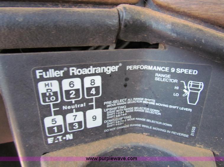 image for item E8088 1989 Freightliner FLD semi truck