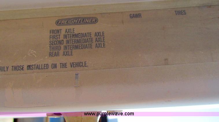 image for item E8088 1989 Freightliner FLD semi truck
