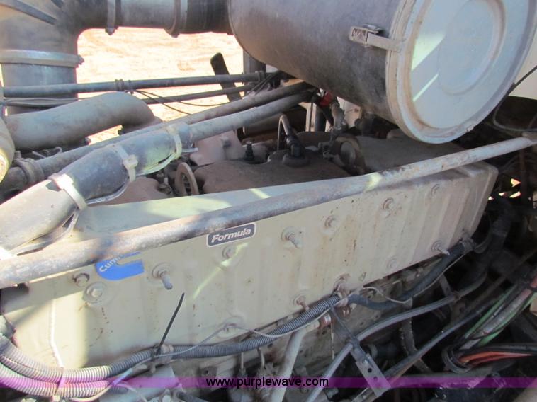 image for item E8088 1989 Freightliner FLD semi truck