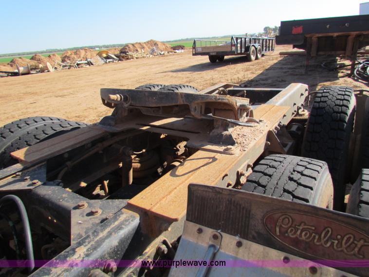 image for item E8088 1989 Freightliner FLD semi truck