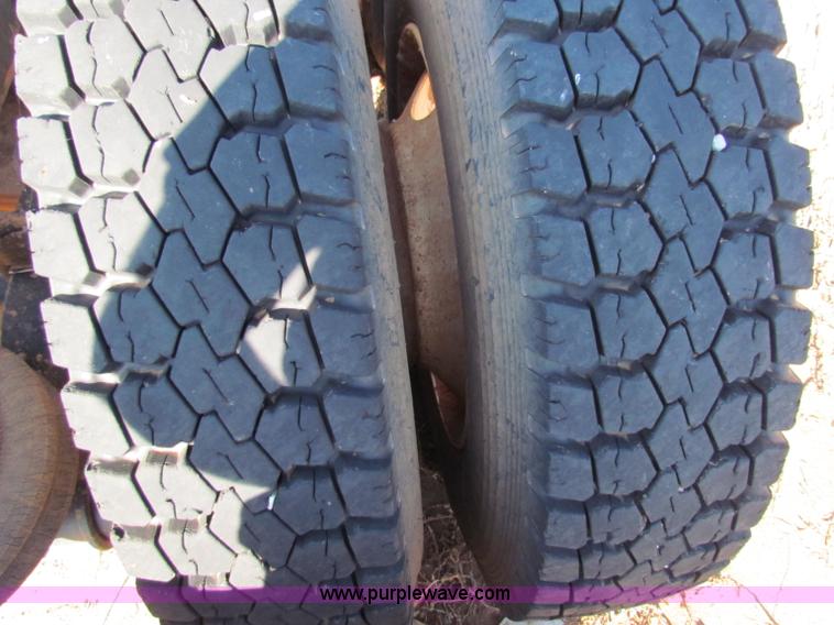 image for item E8088 1989 Freightliner FLD semi truck