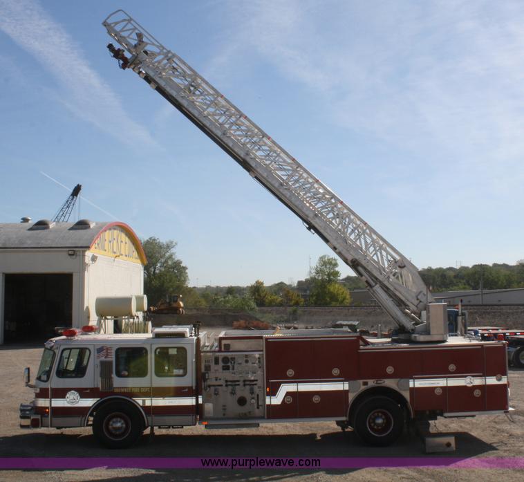 image for item F2526 1989 Federal Motors Emergency One Hurricane firetruck