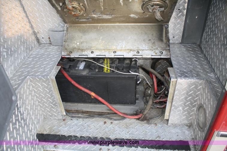 image for item F2526 1989 Federal Motors Emergency One Hurricane firetruck