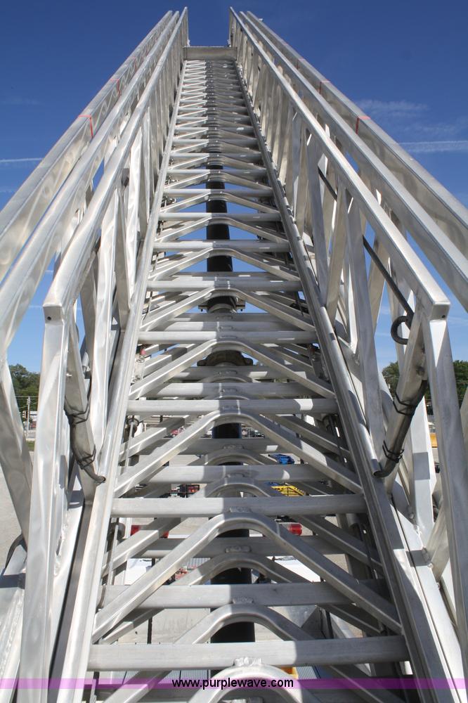 image for item F2526 1989 Federal Motors Emergency One Hurricane firetruck