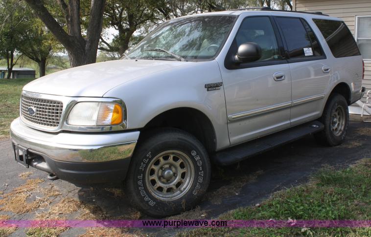 image for item F2595 2000 Ford Expedition XLT SUV