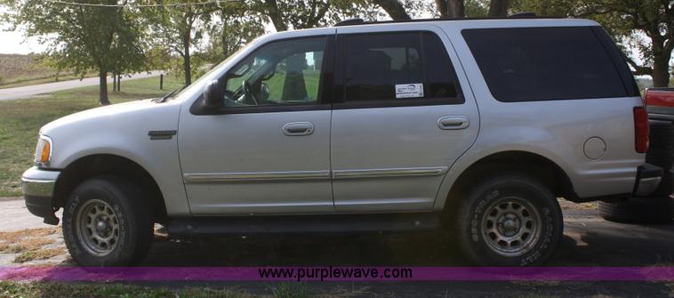 image for item F2595 2000 Ford Expedition XLT SUV