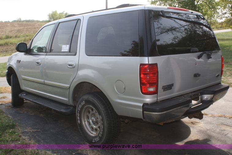 image for item F2595 2000 Ford Expedition XLT SUV