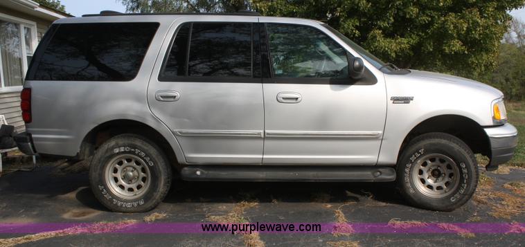 image for item F2595 2000 Ford Expedition XLT SUV