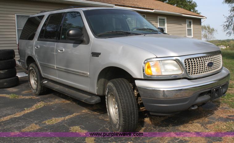 image for item F2595 2000 Ford Expedition XLT SUV