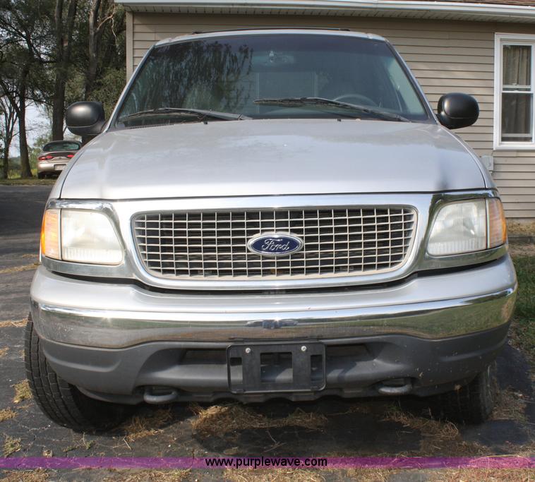 image for item F2595 2000 Ford Expedition XLT SUV