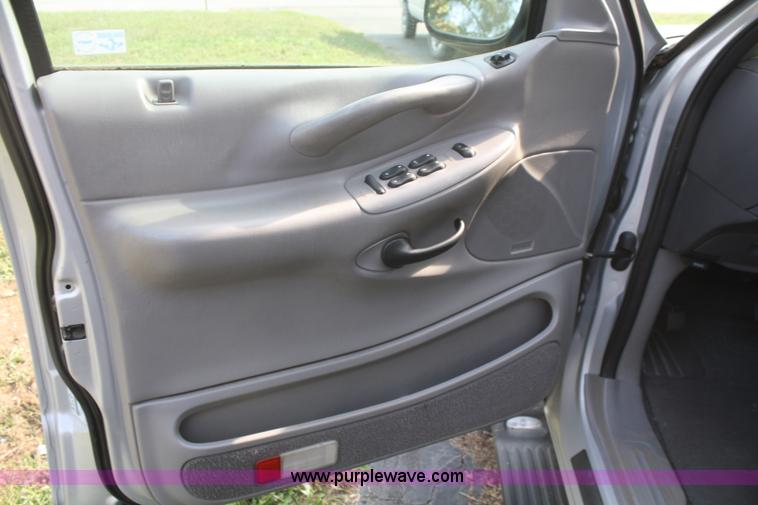 image for item F2595 2000 Ford Expedition XLT SUV