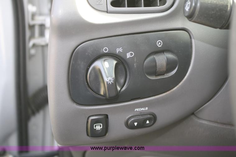 image for item F2595 2000 Ford Expedition XLT SUV