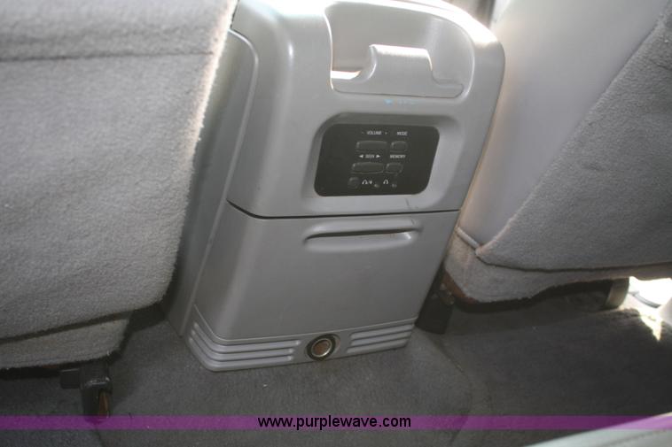 image for item F2595 2000 Ford Expedition XLT SUV