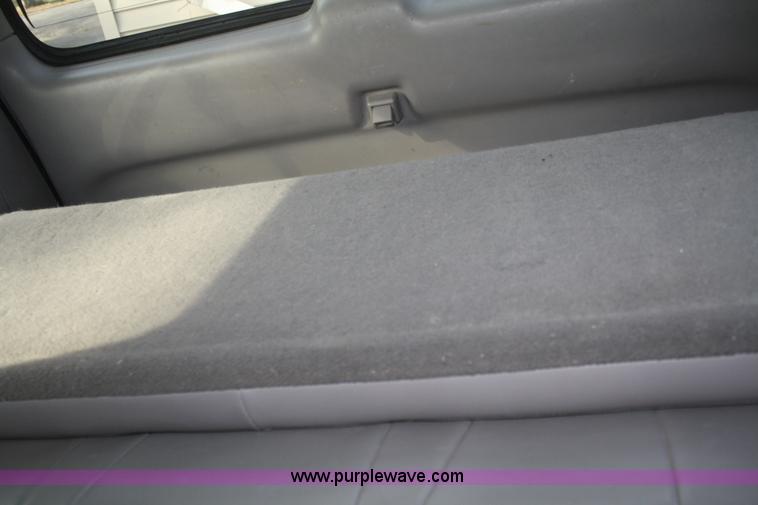 image for item F2595 2000 Ford Expedition XLT SUV