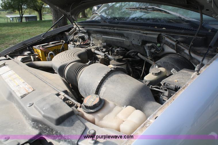 image for item F2595 2000 Ford Expedition XLT SUV