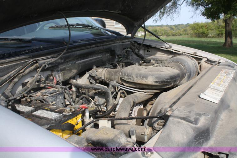 image for item F2595 2000 Ford Expedition XLT SUV