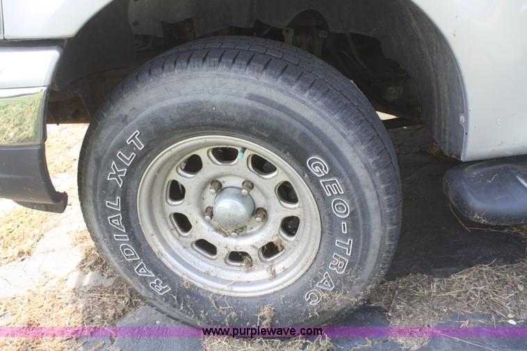 image for item F2595 2000 Ford Expedition XLT SUV