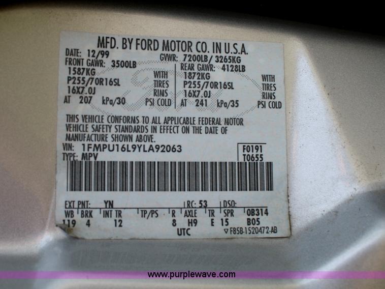 image for item F2595 2000 Ford Expedition XLT SUV