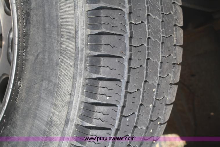 image for item F2595 2000 Ford Expedition XLT SUV