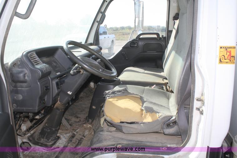 image for item F2623 1996 Isuzu NPR box truck