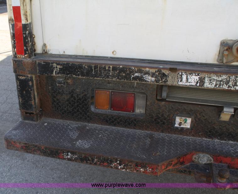 image for item F2623 1996 Isuzu NPR box truck