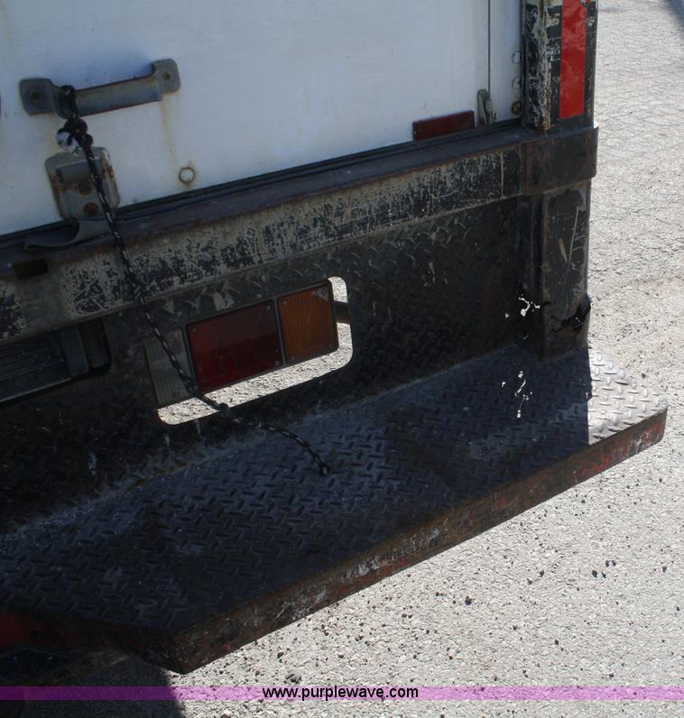 image for item F2623 1996 Isuzu NPR box truck