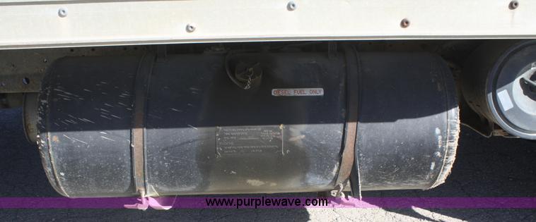 image for item F2623 1996 Isuzu NPR box truck