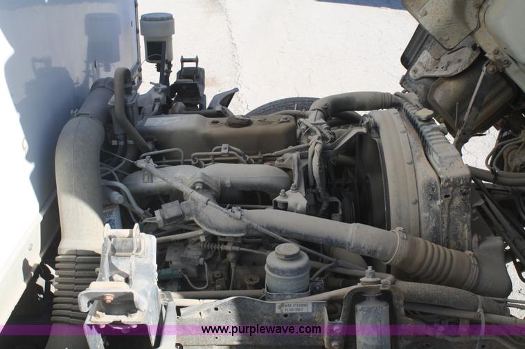 image for item F2623 1996 Isuzu NPR box truck