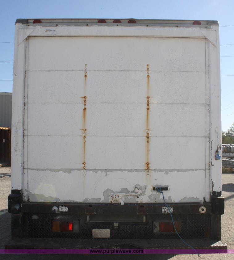 image for item F2624 1990 Isuzu box truck