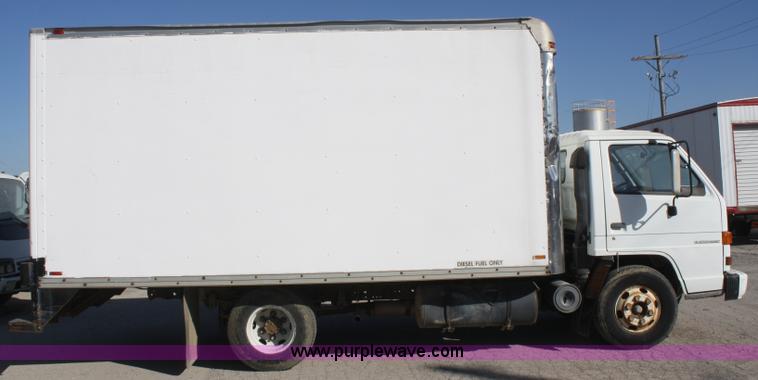 image for item F2624 1990 Isuzu box truck