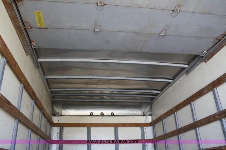 image for item F2624 1990 Isuzu box truck