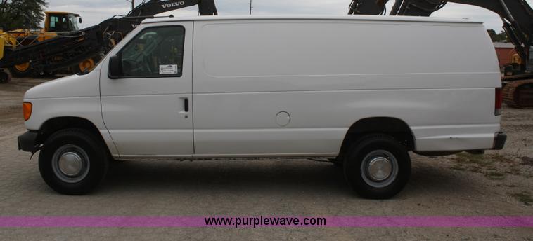 image for item F2634 2004 Ford Econoline E350 extended cargo van