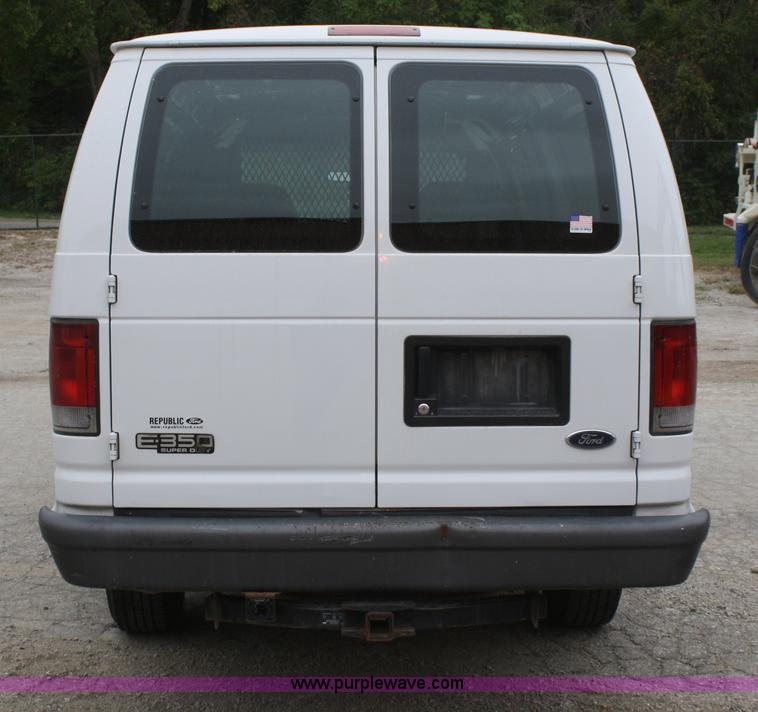 image for item F2634 2004 Ford Econoline E350 extended cargo van