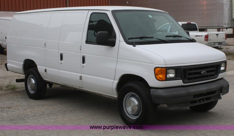 image for item F2634 2004 Ford Econoline E350 extended cargo van