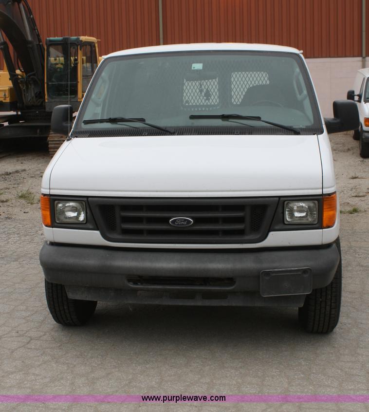 image for item F2634 2004 Ford Econoline E350 extended cargo van