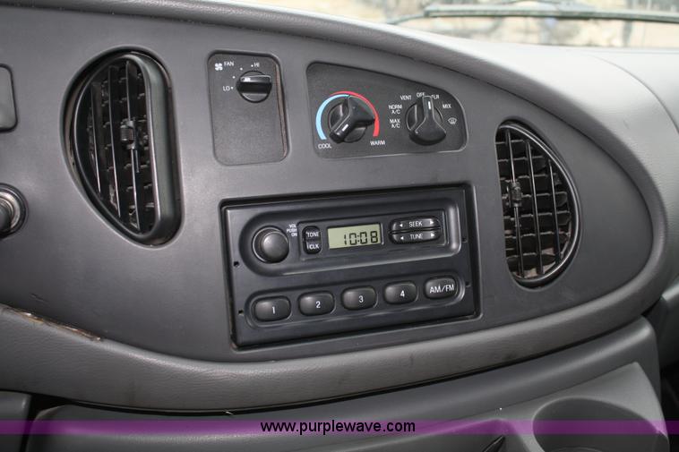 image for item F2634 2004 Ford Econoline E350 extended cargo van