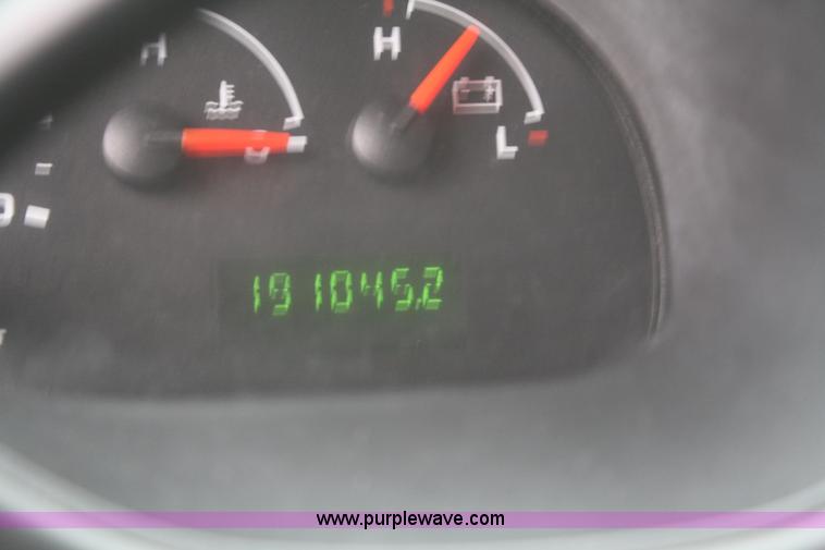 image for item F2634 2004 Ford Econoline E350 extended cargo van