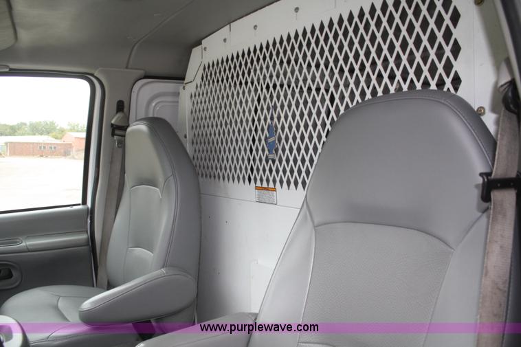 image for item F2634 2004 Ford Econoline E350 extended cargo van