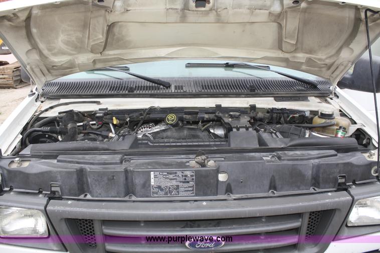image for item F2634 2004 Ford Econoline E350 extended cargo van