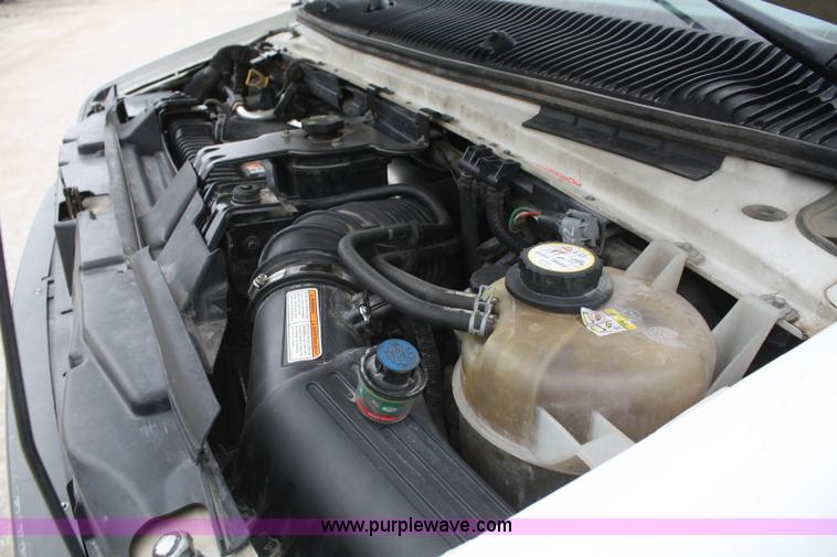 image for item F2634 2004 Ford Econoline E350 extended cargo van