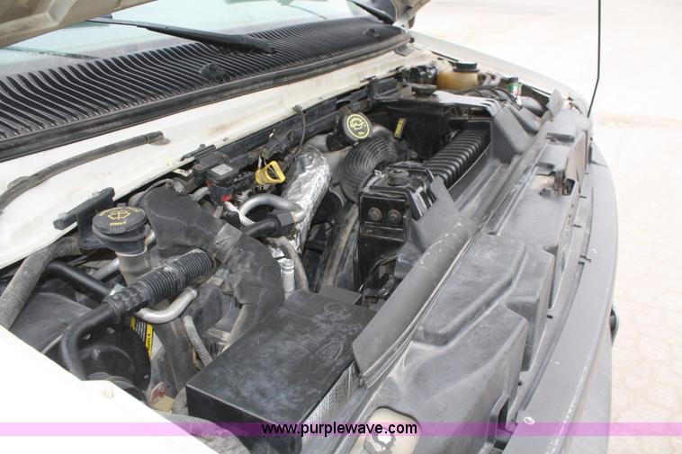image for item F2634 2004 Ford Econoline E350 extended cargo van