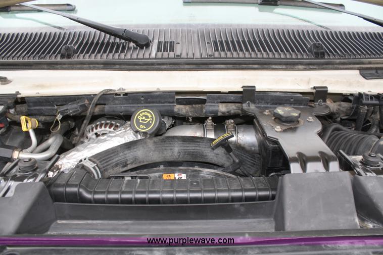 image for item F2634 2004 Ford Econoline E350 extended cargo van