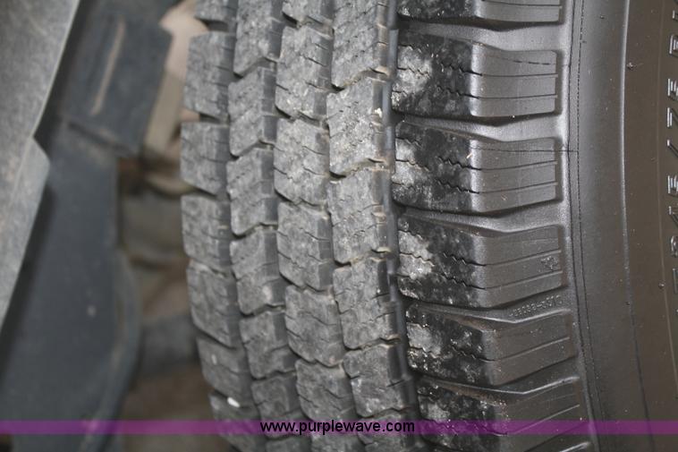 image for item F2634 2004 Ford Econoline E350 extended cargo van