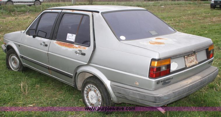 image for item F2687 1986 Volkswagen Jetta Deluxe