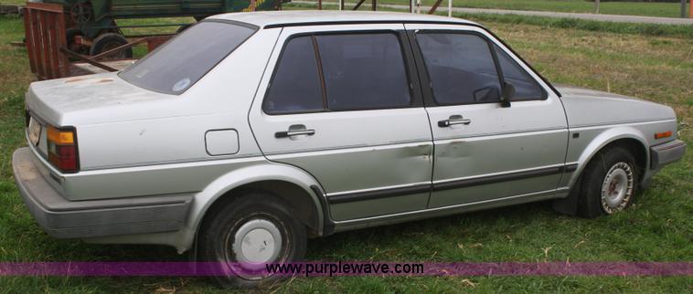 image for item F2687 1986 Volkswagen Jetta Deluxe