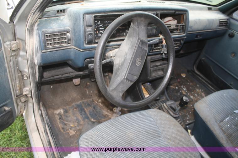image for item F2687 1986 Volkswagen Jetta Deluxe