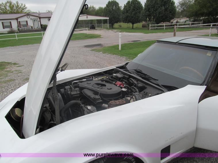 image for item F3031 1982 Chevrolet Corvette