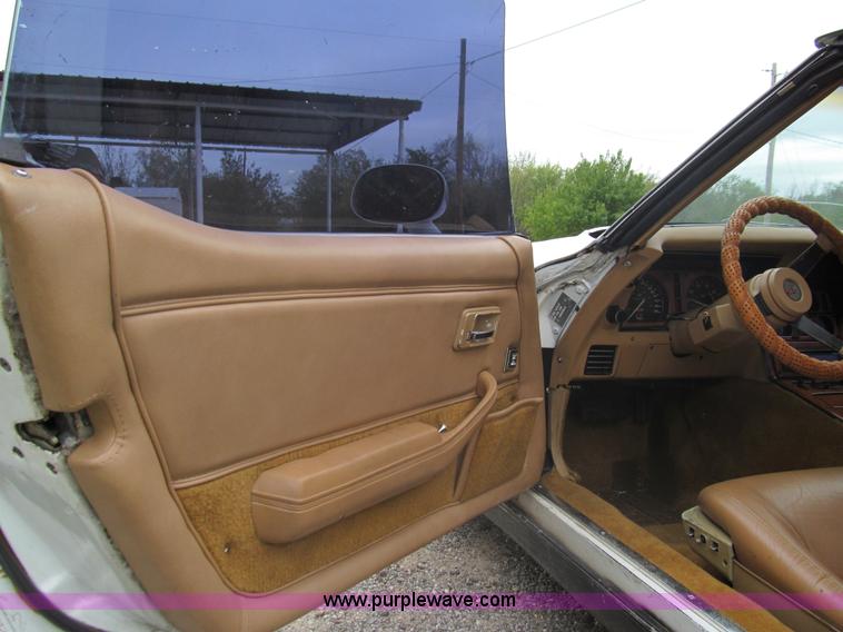 image for item F3031 1982 Chevrolet Corvette