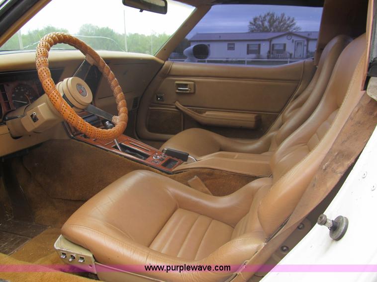 image for item F3031 1982 Chevrolet Corvette